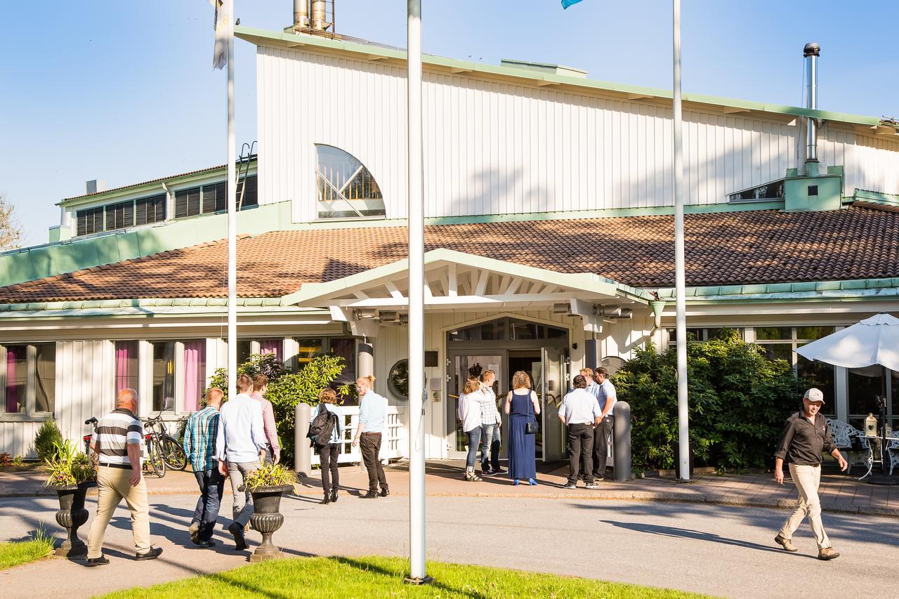 Aronsborgs Konferenshotel Balsta Exterior photo